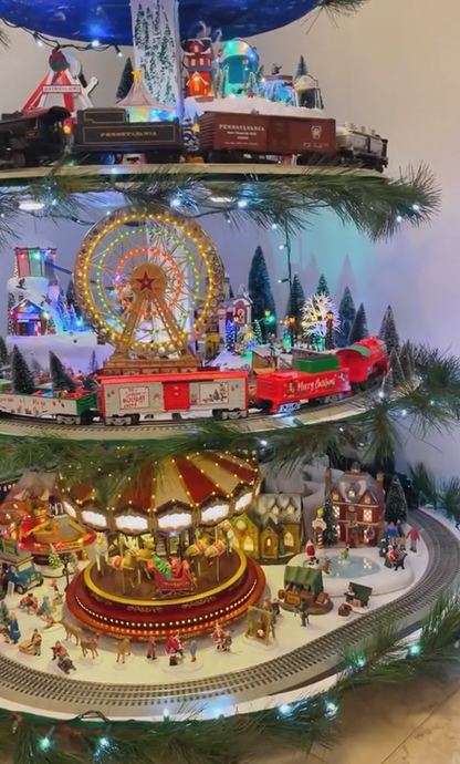 Sapin de Noël avec grande roue (avec trains, grande roue, maisons illuminées)